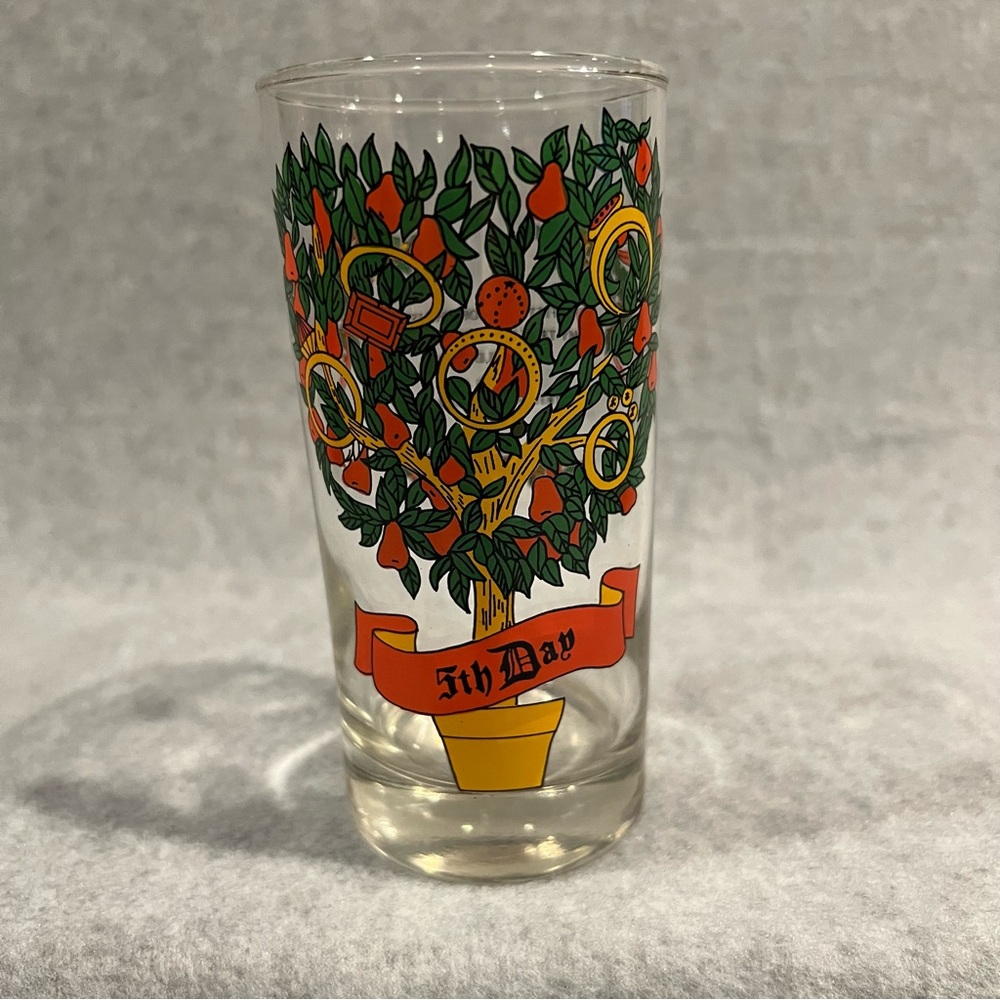 Indiana Glass Vintage Twelve Days of Christmas "5th Day" Glass.